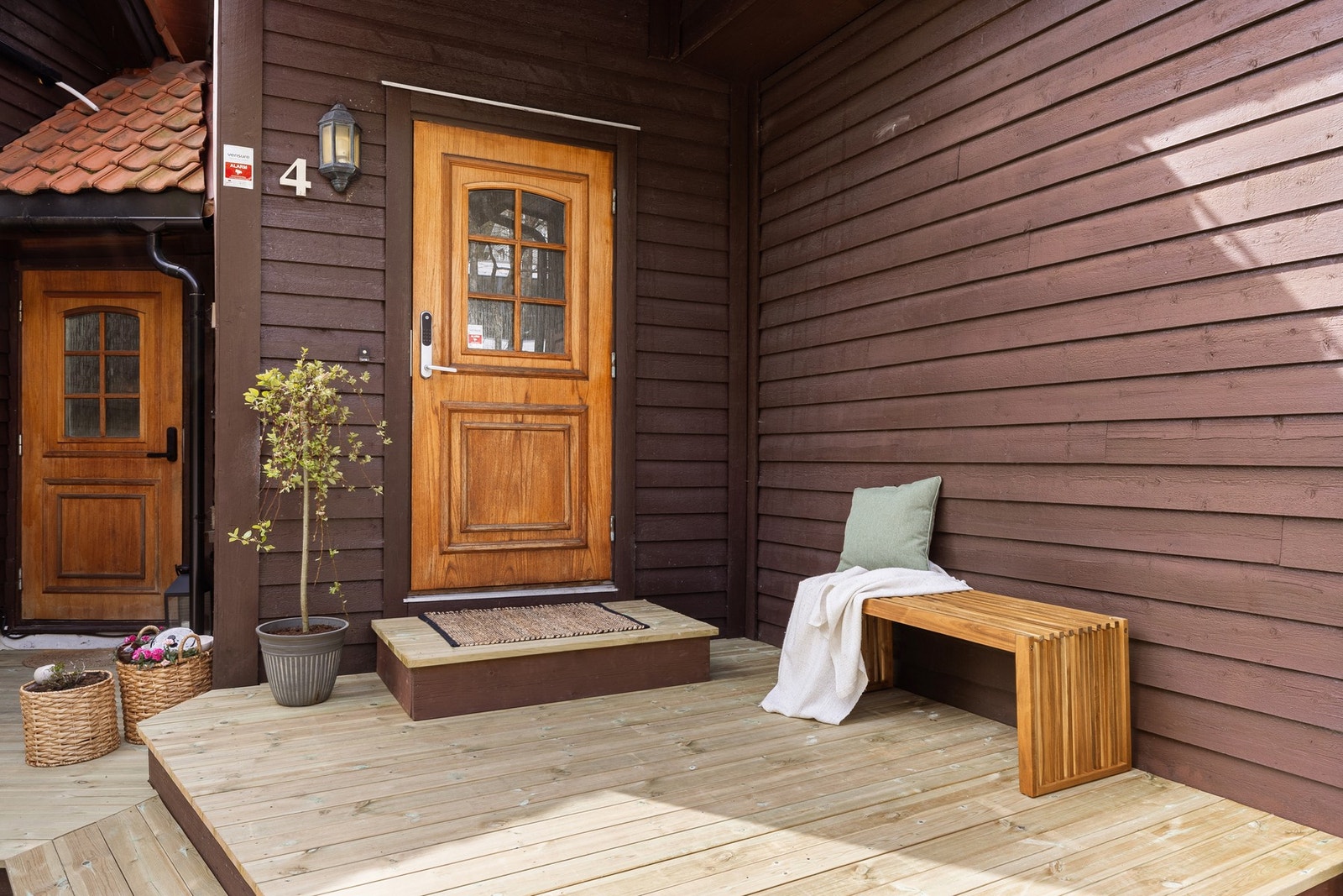 Hyggelig terrasse ved inngangsparti. Galleribilde