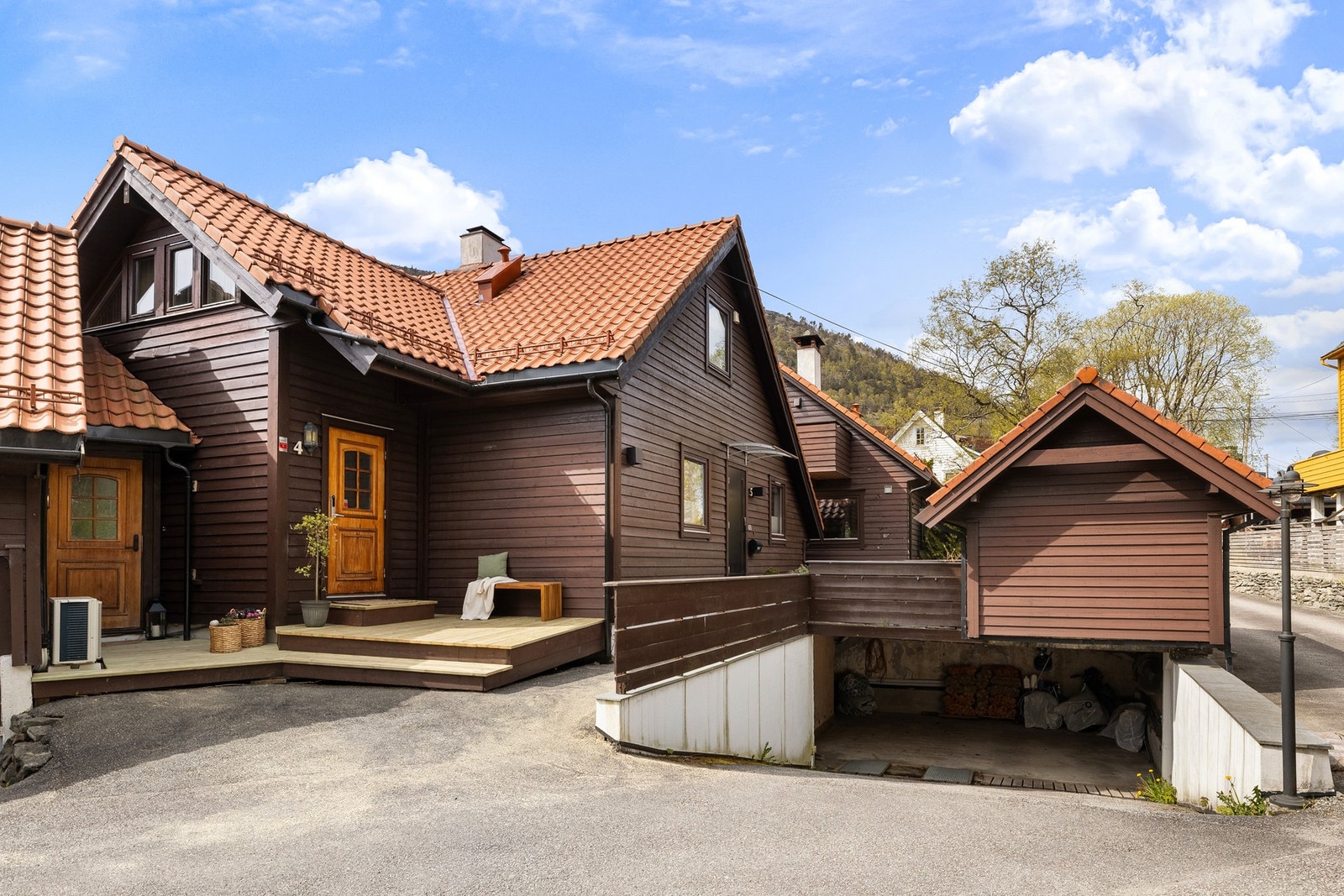 Leiligheten ligger fint til i et lite sameie med 7 leiligheter. Galleribilde