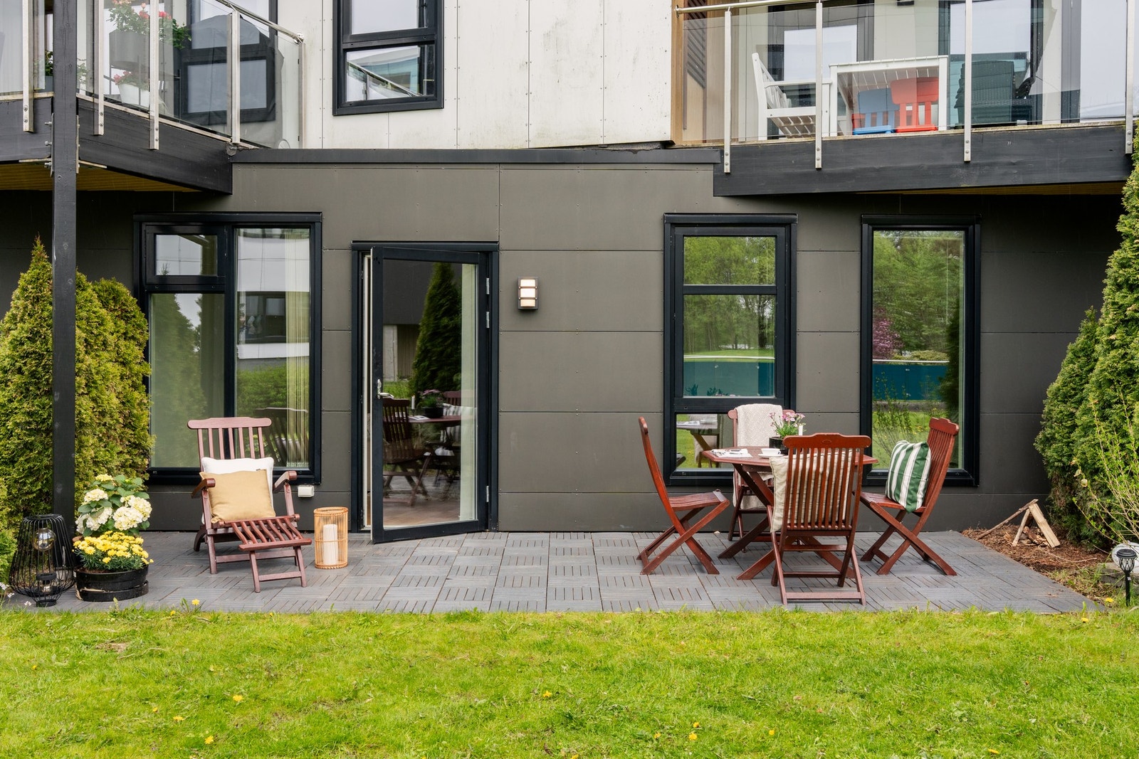 Leiligheten har en herlig terrasse som måles til 14,7 kvm. Galleribilde