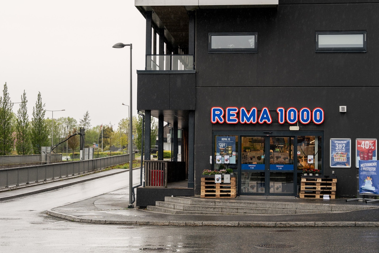 Med Rema 1000 en 5 minutters gange unna er hverdagshandelen enkel. Galleribilde