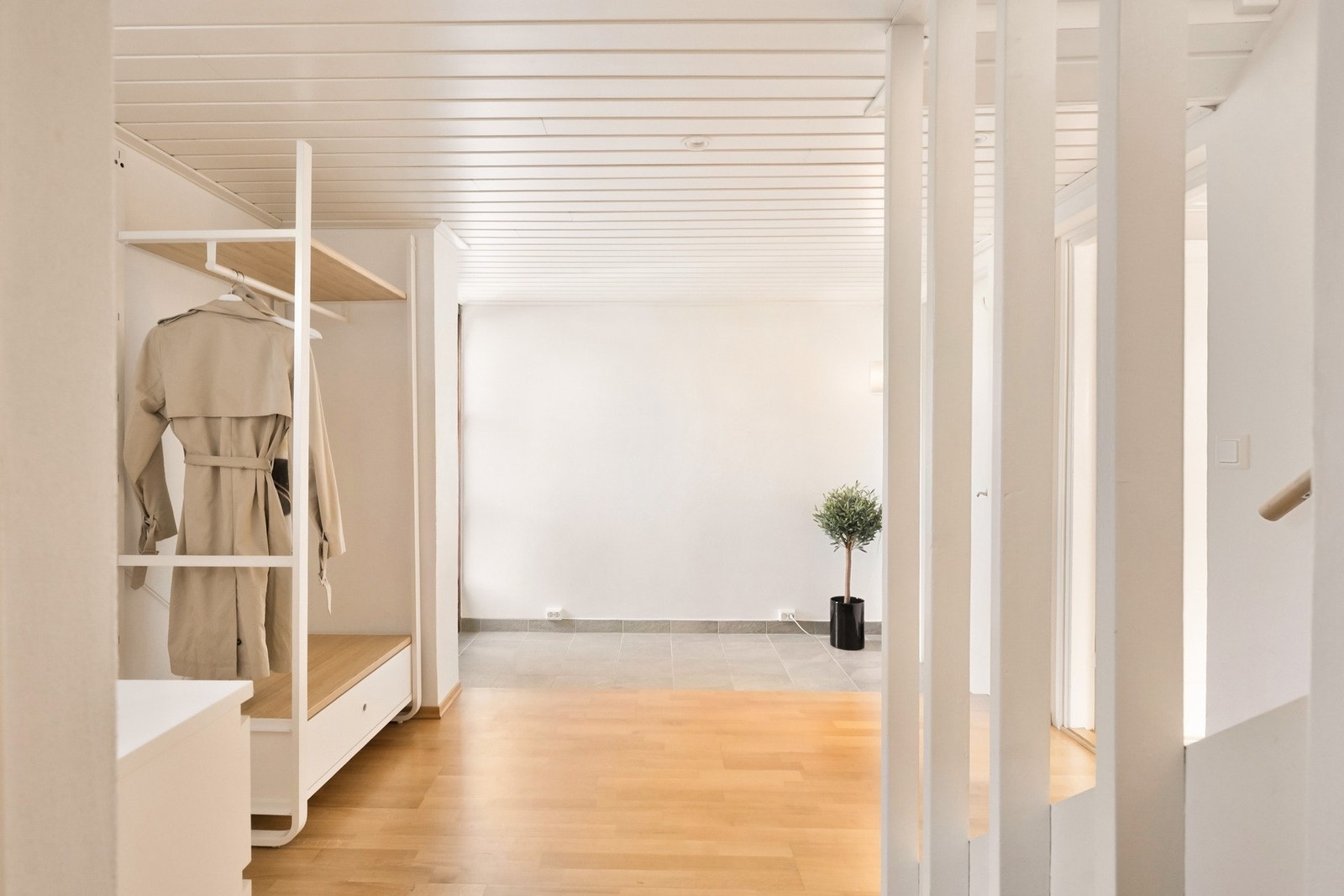 Det er varmekabler i den delen av entréen som har fliser. Galleribilde
