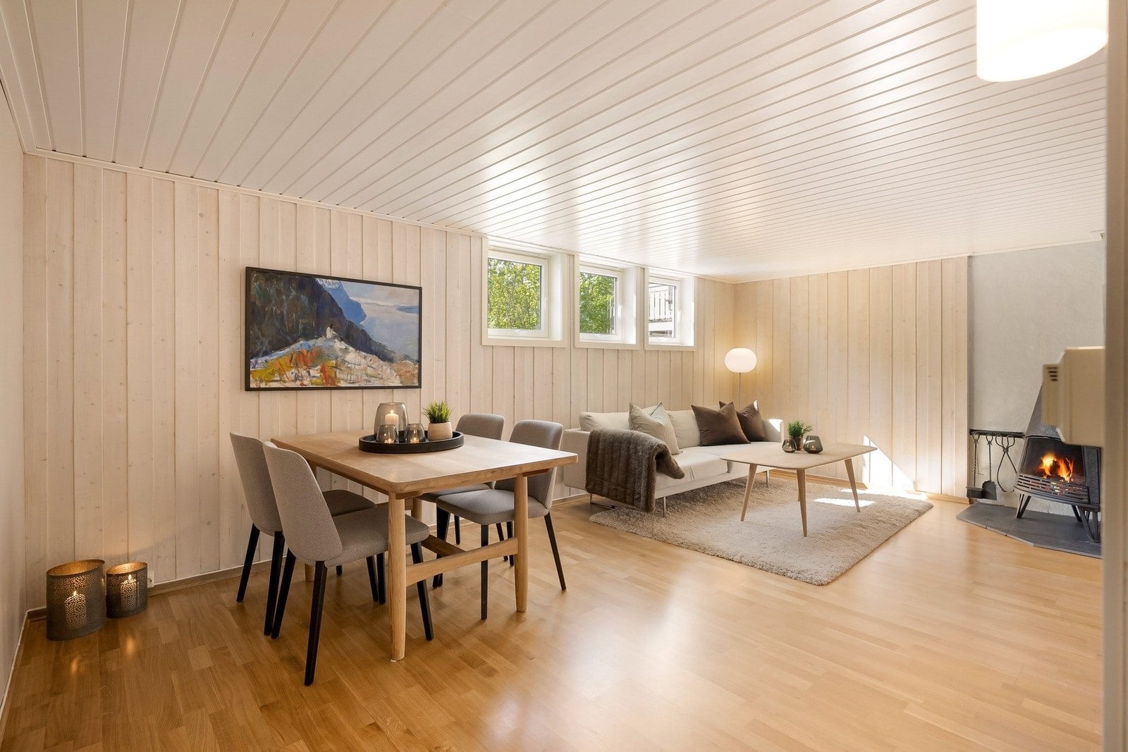 Med barn eller ungdom i huset er det praktisk med flere oppholdsrom. Galleribilde