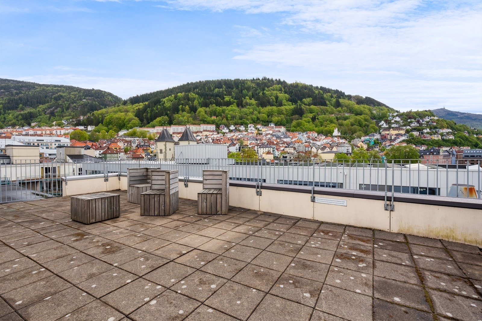 I niende etasje er det en svær felles takterrasse med panoramautsikt og de beste solforhold Galleribilde