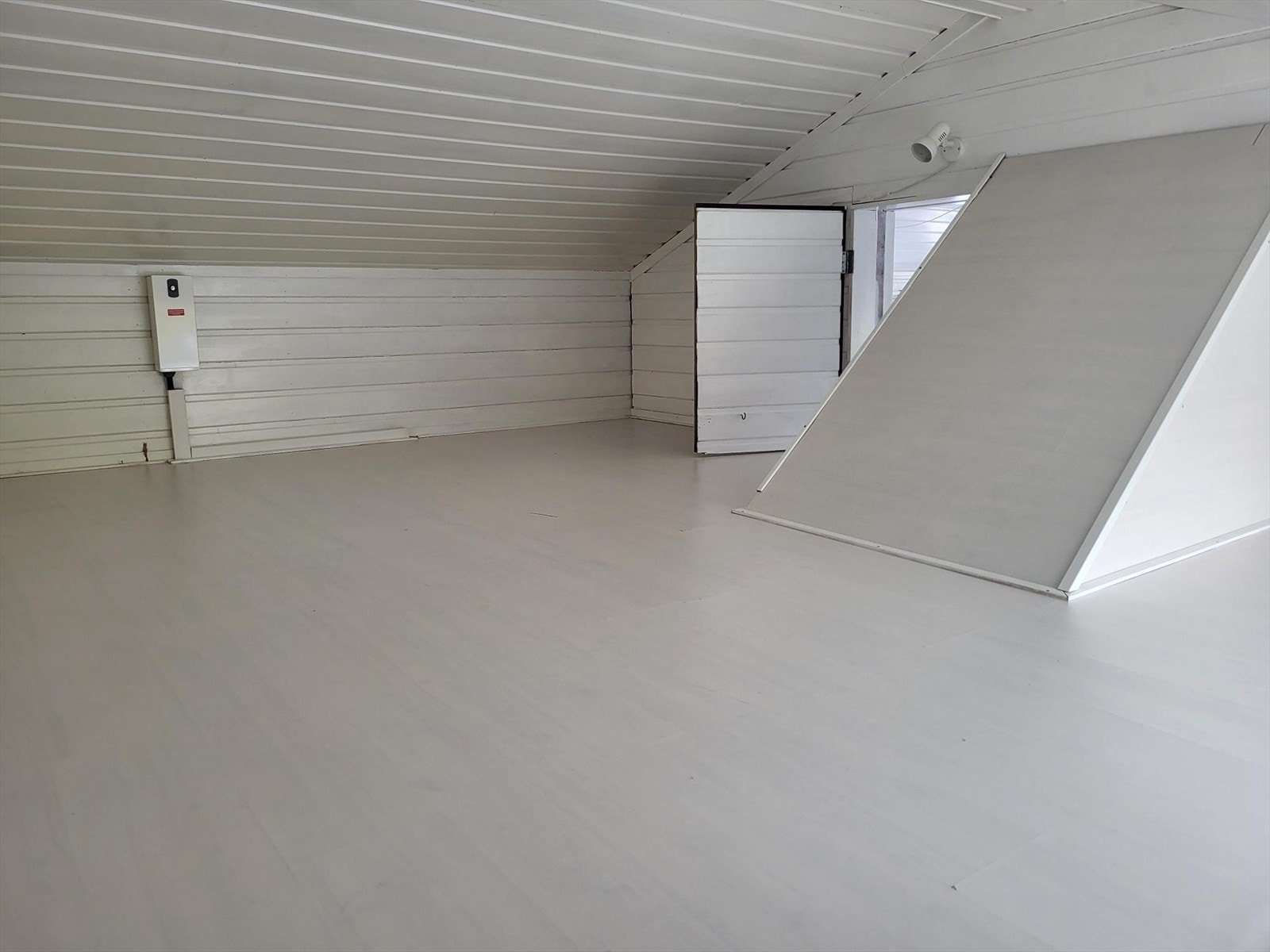 Loft med mulighet til flere soveplasser eller lagring. Galleribilde