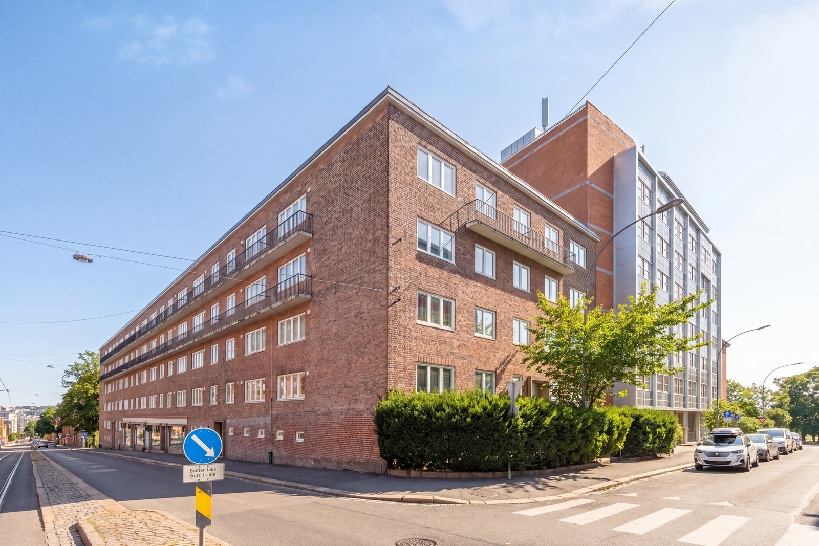 Fasade (Værforhold er redigert ved hjelp AI) Galleribilde