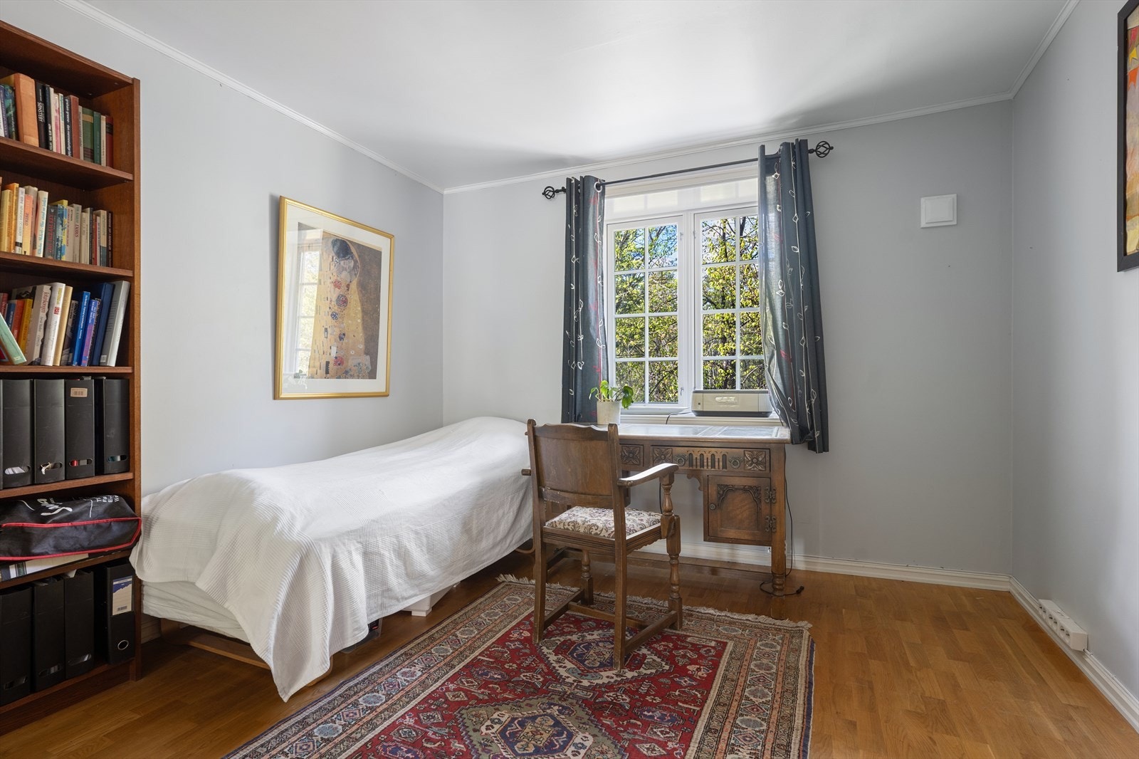 Soverom 2 - Store soverom med god plass til dobbeltsenger. Galleribilde