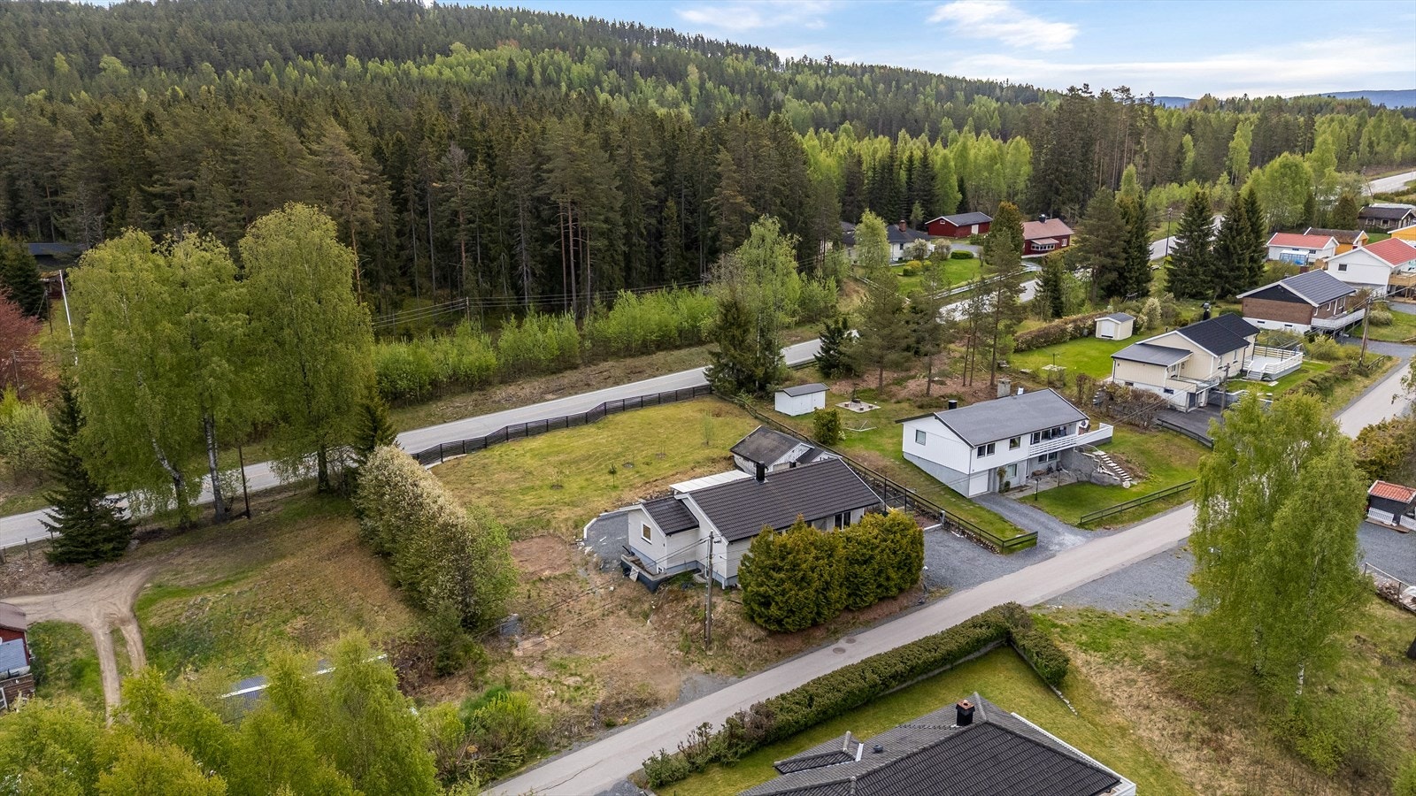 Enebolig med vannbåren gulvvarme i hele første etasje. Galleribilde