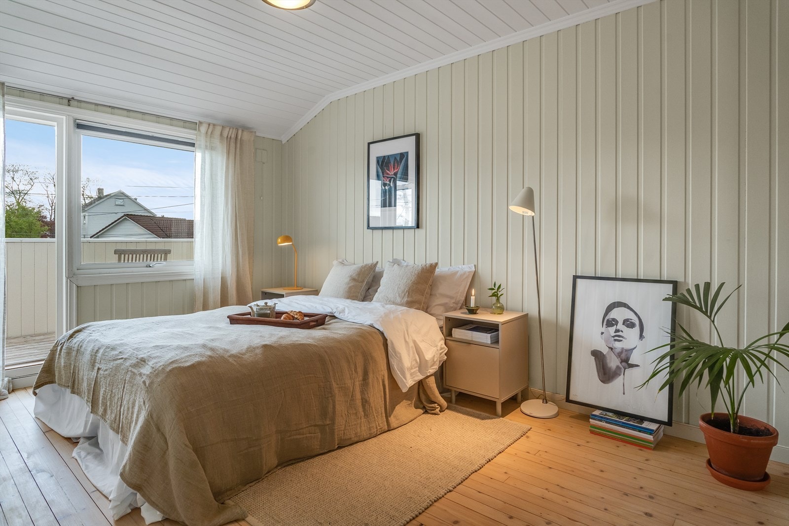 Hovedsoverommet har direkte utgang til en vestvendt balkong. Galleribilde