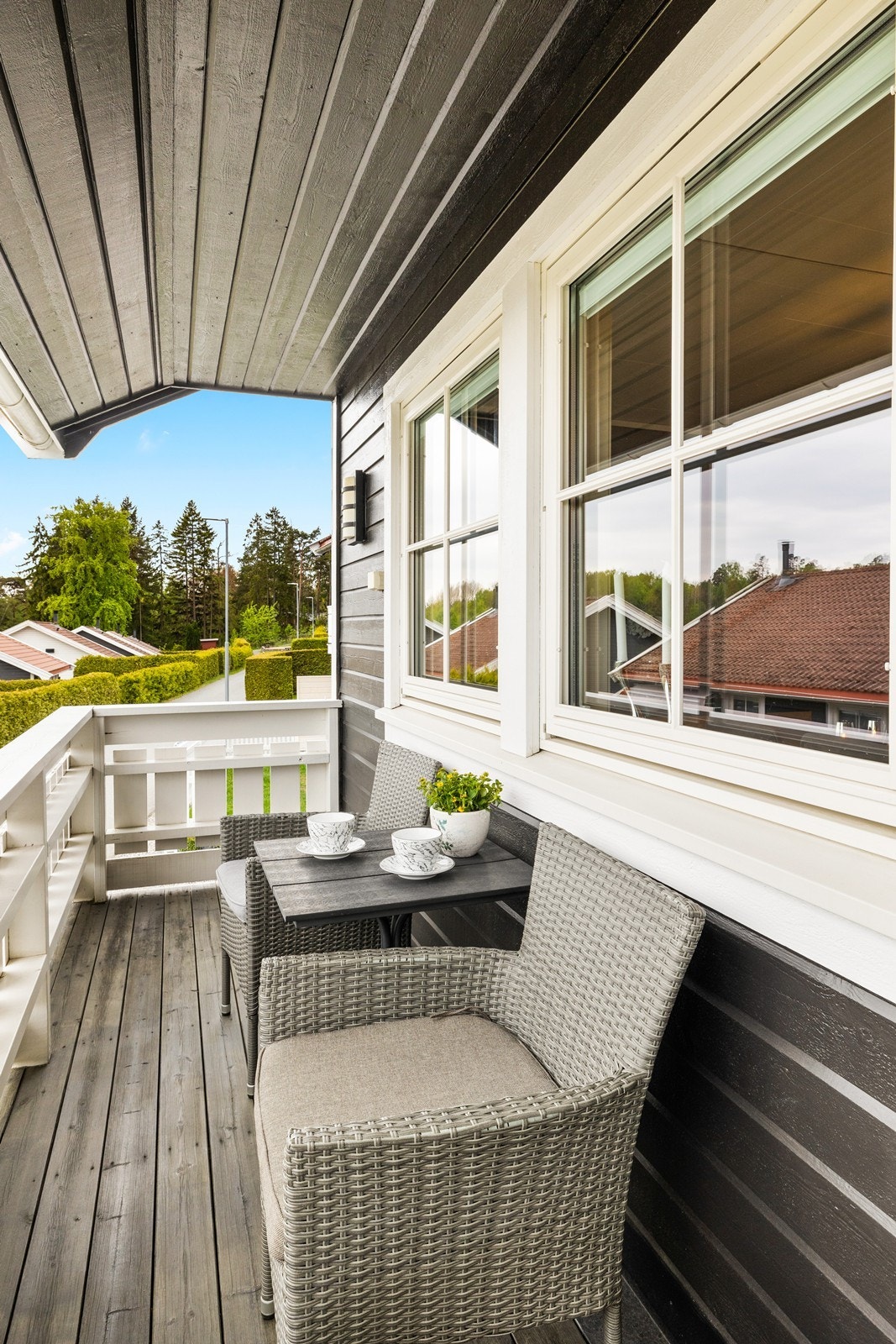 Verandaen er overbygd som gir bruksmulighet uansett vær. Galleribilde