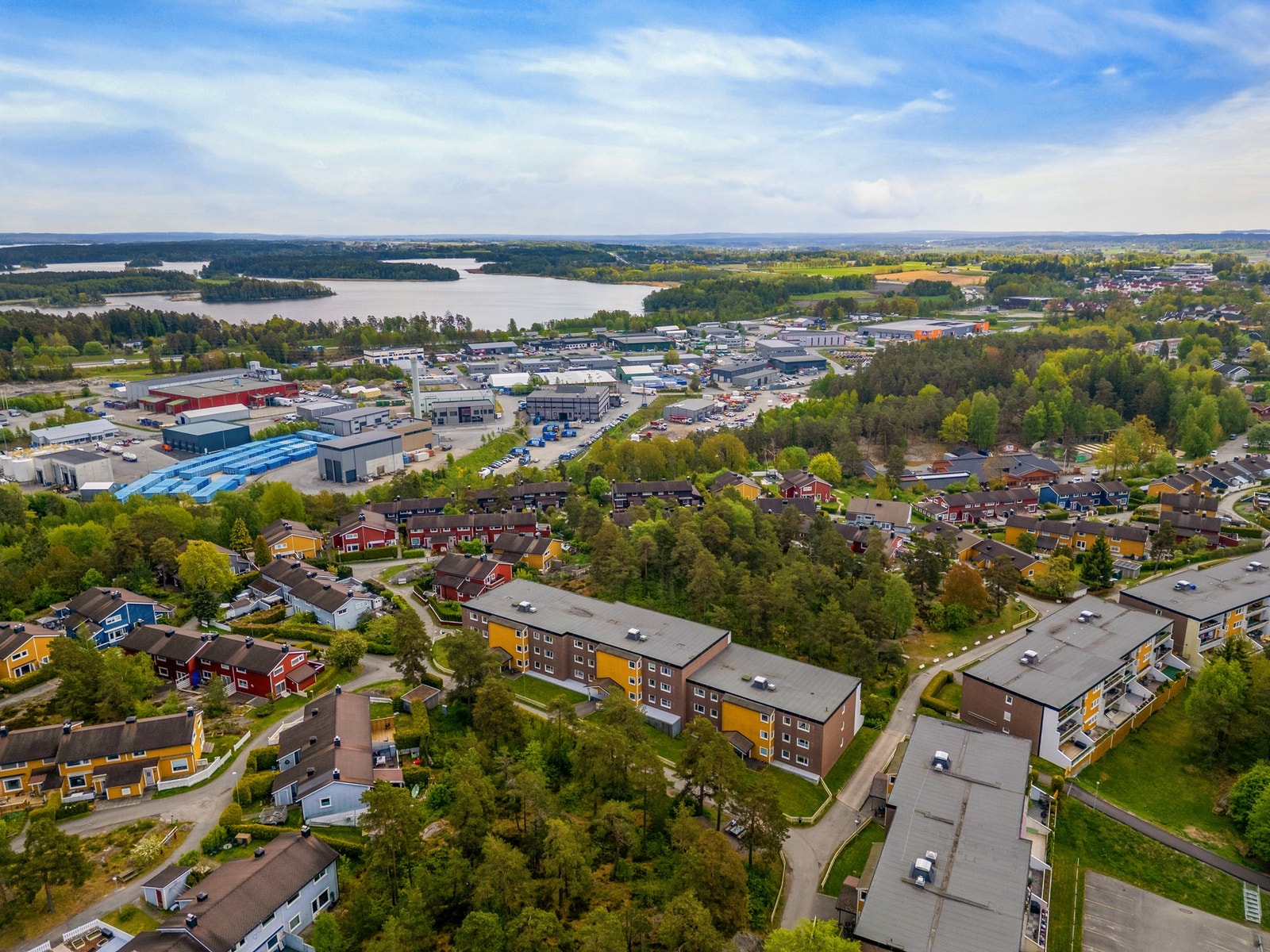 Fra Øreåsen er veien kort til shoppingmuligheter på Rygge storsenter, sentrumskjernen av Moss og fine turområder i Mossemarka Galleribilde