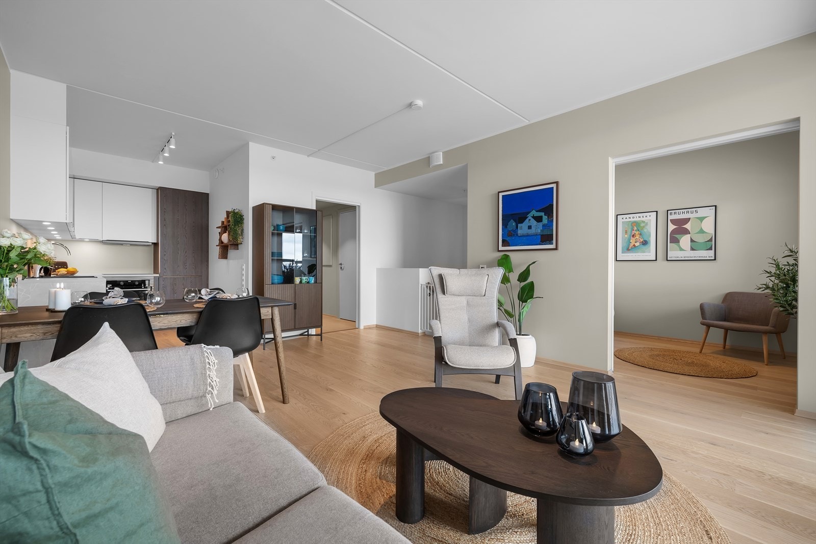 Leiligheten går over to plan og stod ferdig i januar 2026 Galleribilde