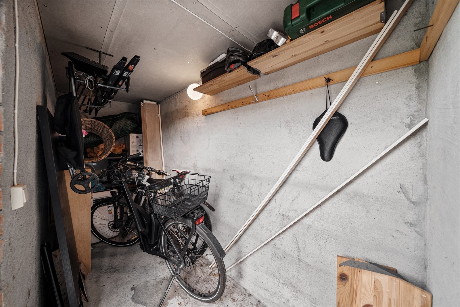 Leiligheten har egen bod på ca. 5 m² (nr 2022) på bakkeplan Galleribilde