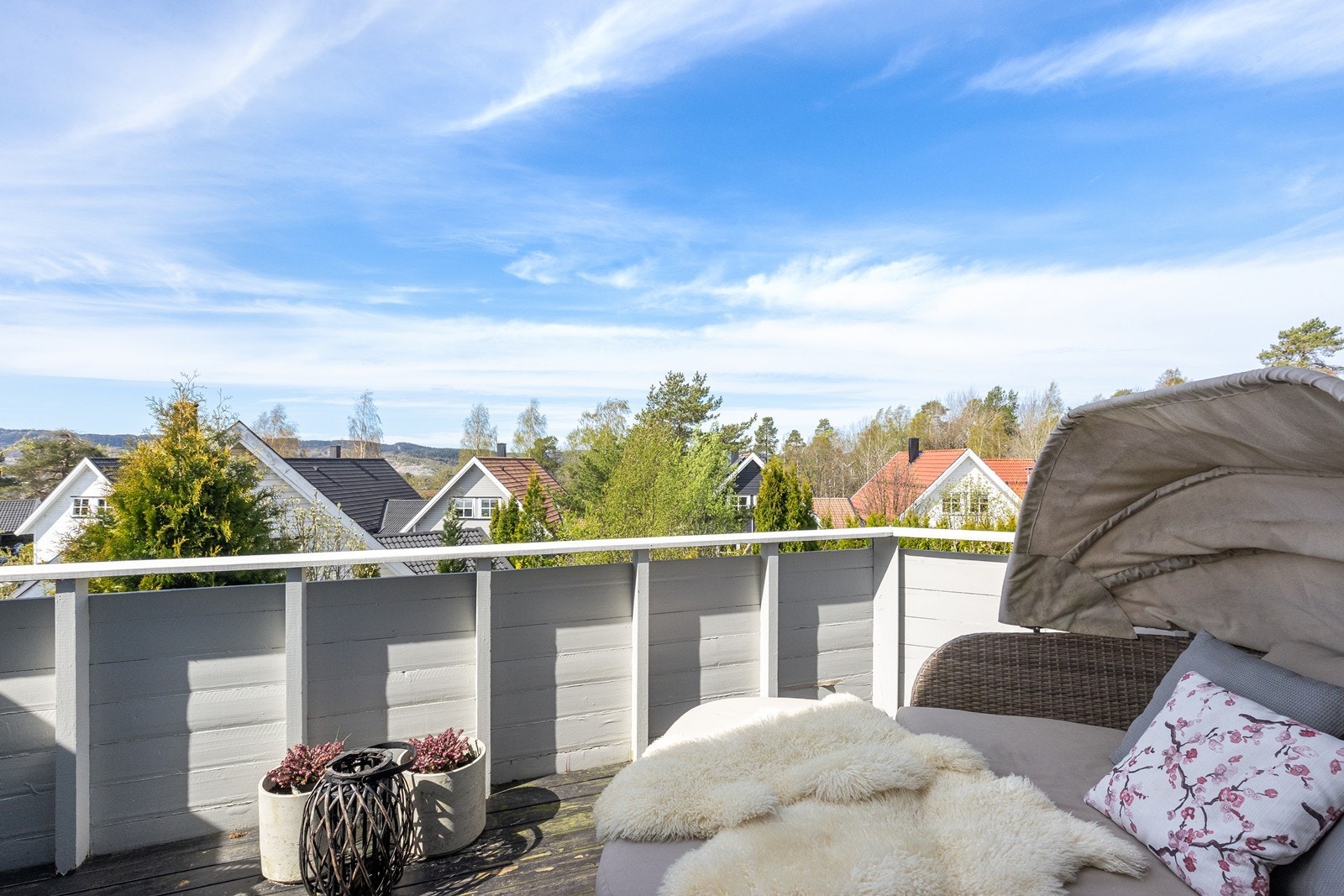 Her er det god plass til en loungegruppe for avslapning. Galleribilde