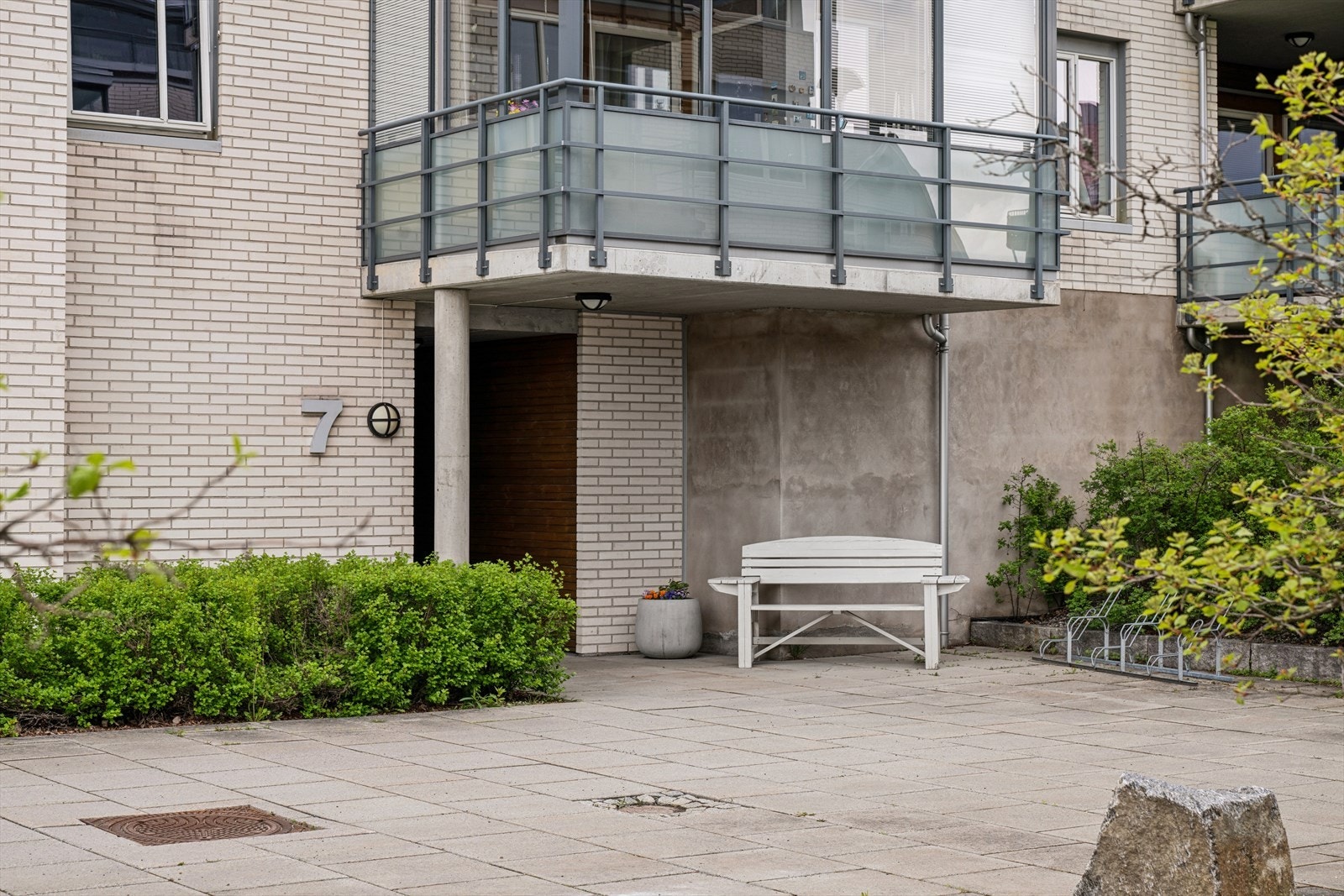 Fra inngangs partiet til bygget. Galleribilde