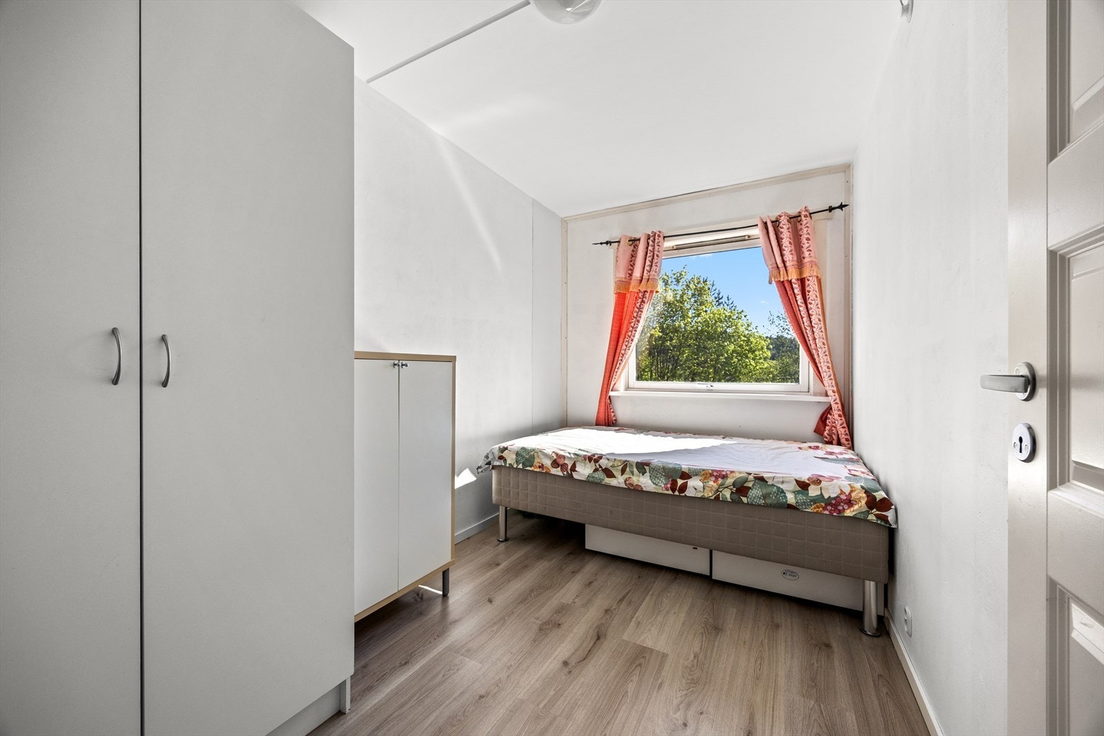 Det tredje soverom kan benyttes som en gjesterom/kontor/barnerom. Galleribilde