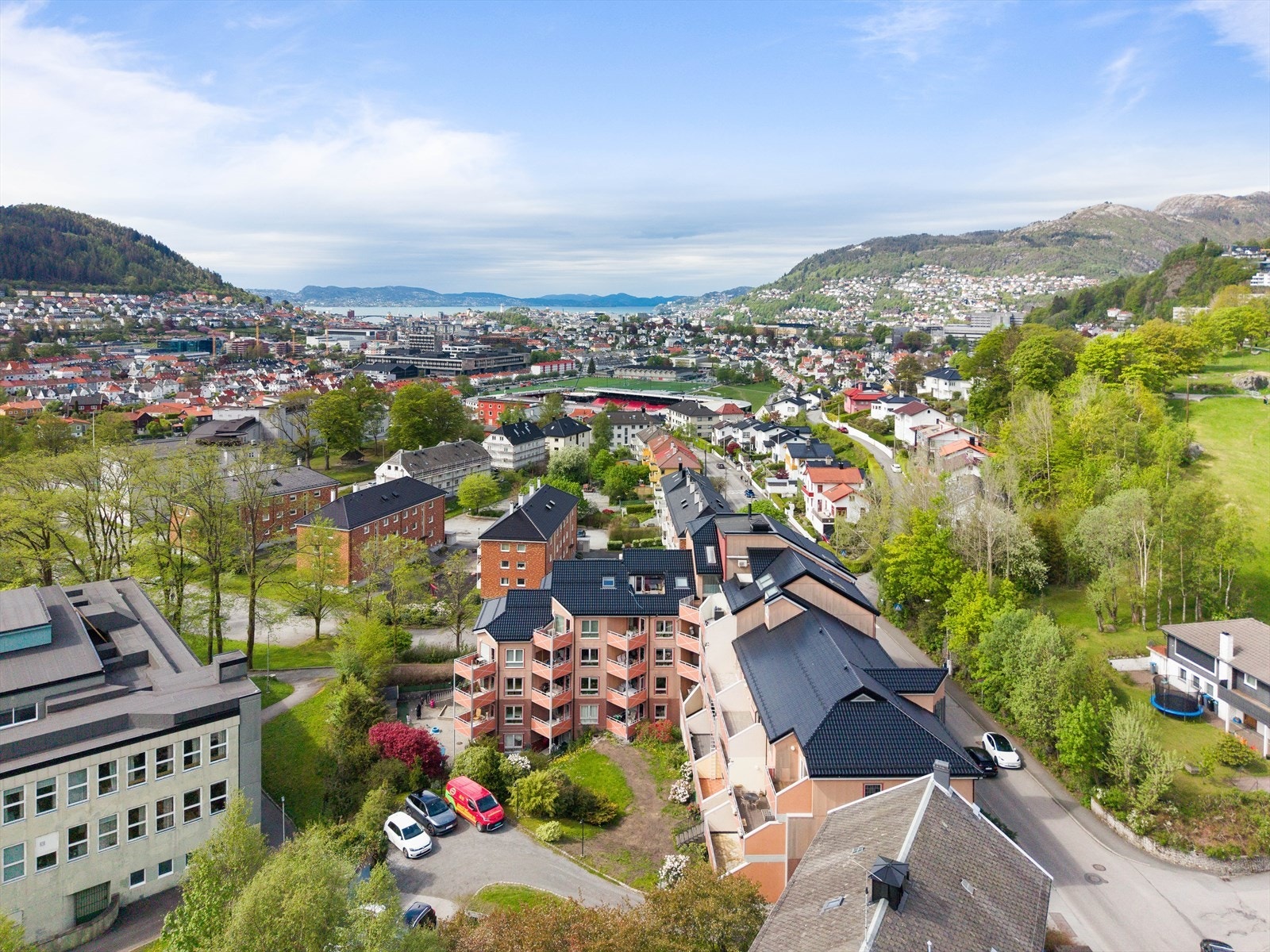Er du glad i Brann, er det kort gangavstand til Stadion. Galleribilde