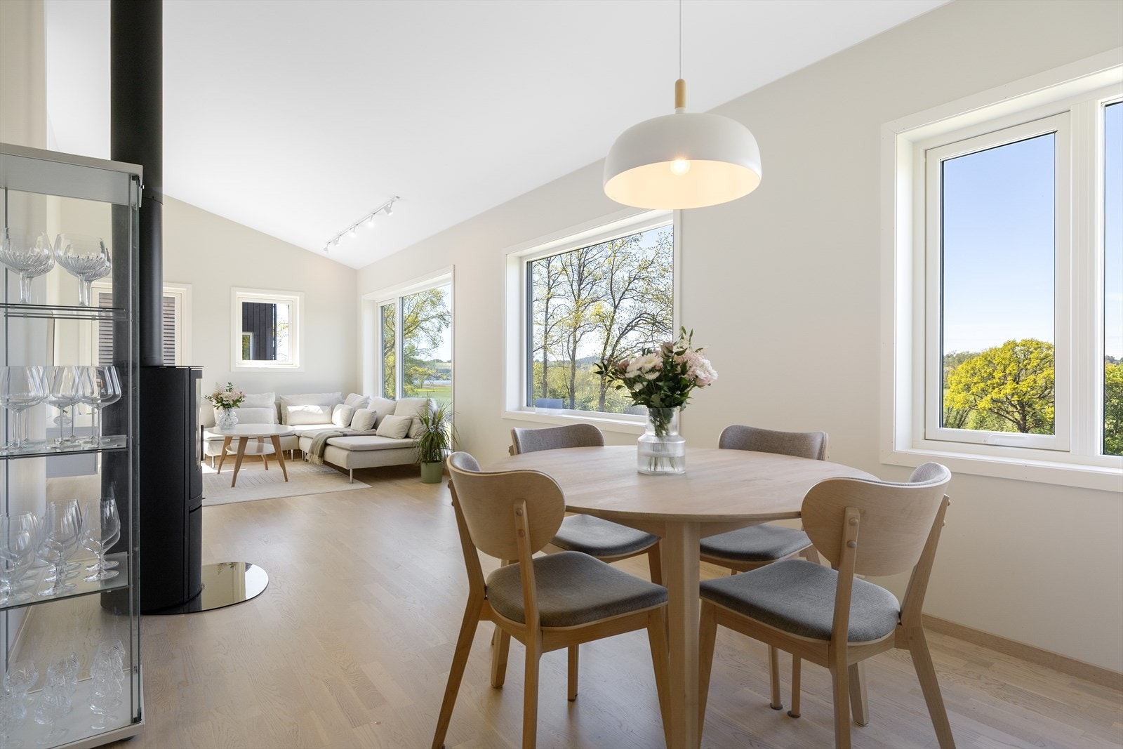 Nyt utsikten uten å tenke på innsyn. Galleribilde