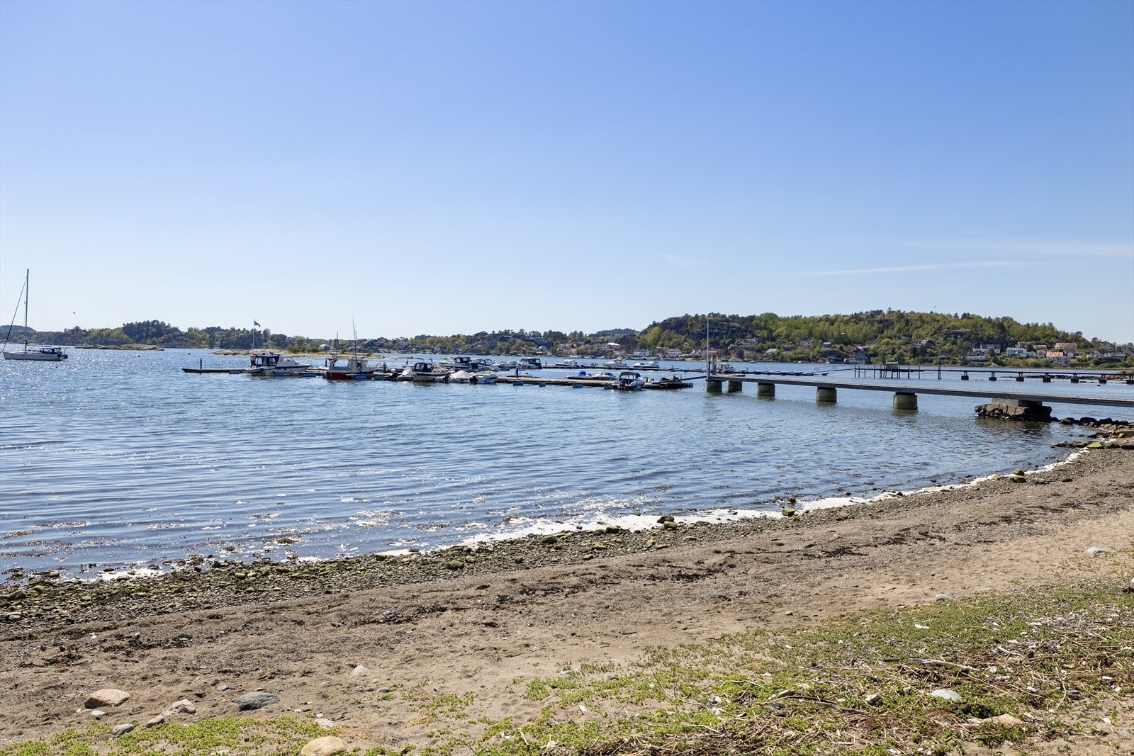 Her bor man landlig og idyllisk til, samtidig som man kan spasere til sjø og sentrum. Galleribilde