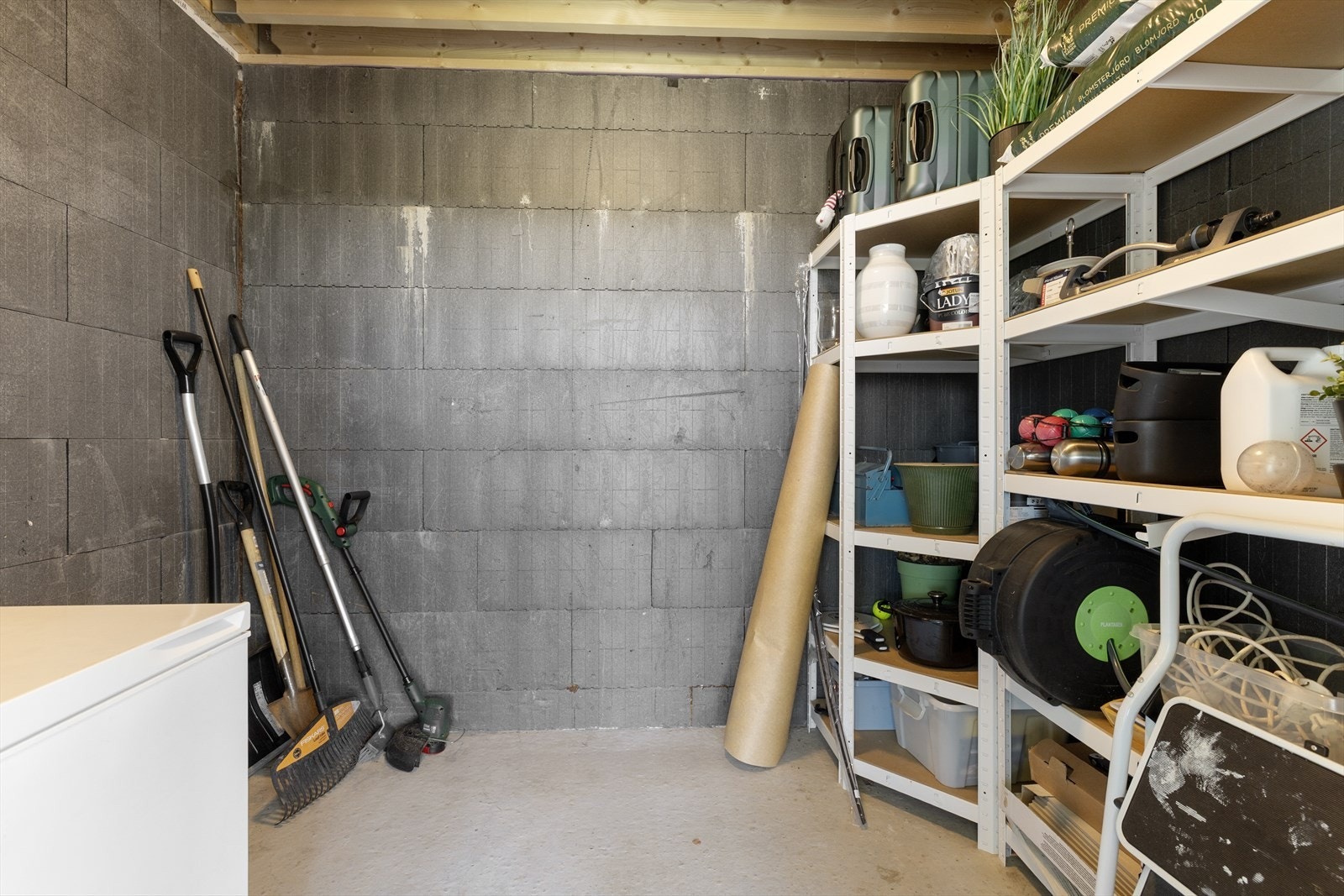 Utvendig bod på 5 m2 med strøm. Galleribilde