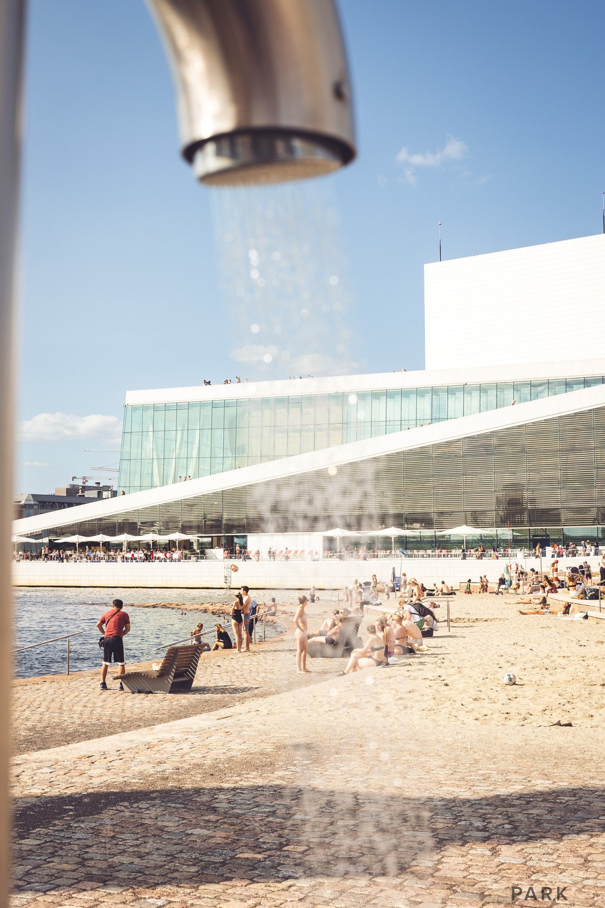 Opplev ikoniske landemerker som Operahuset, flotte badebrygger og bystrand innen kort avstand. Galleribilde
