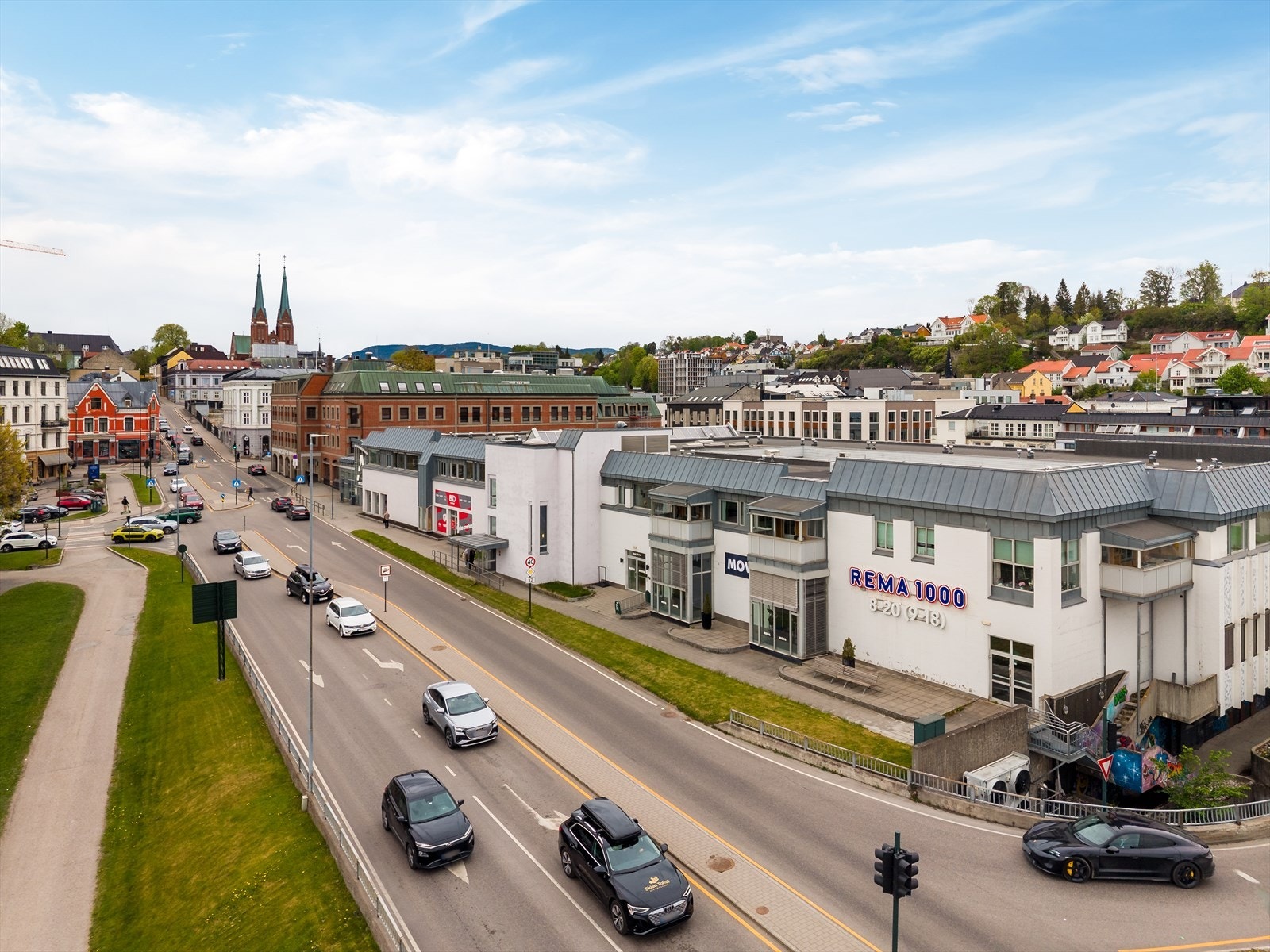 Her bor du midt i Skien sentrum med alle byens fasiliteter innen kort gangavstand. Galleribilde