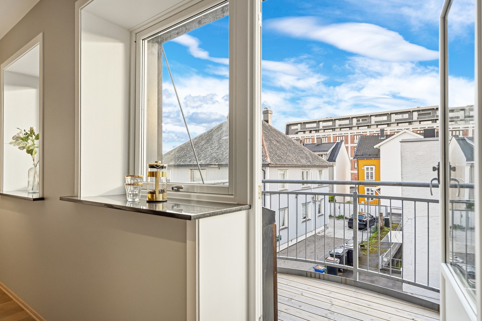 Utgang til god balkong Galleribilde