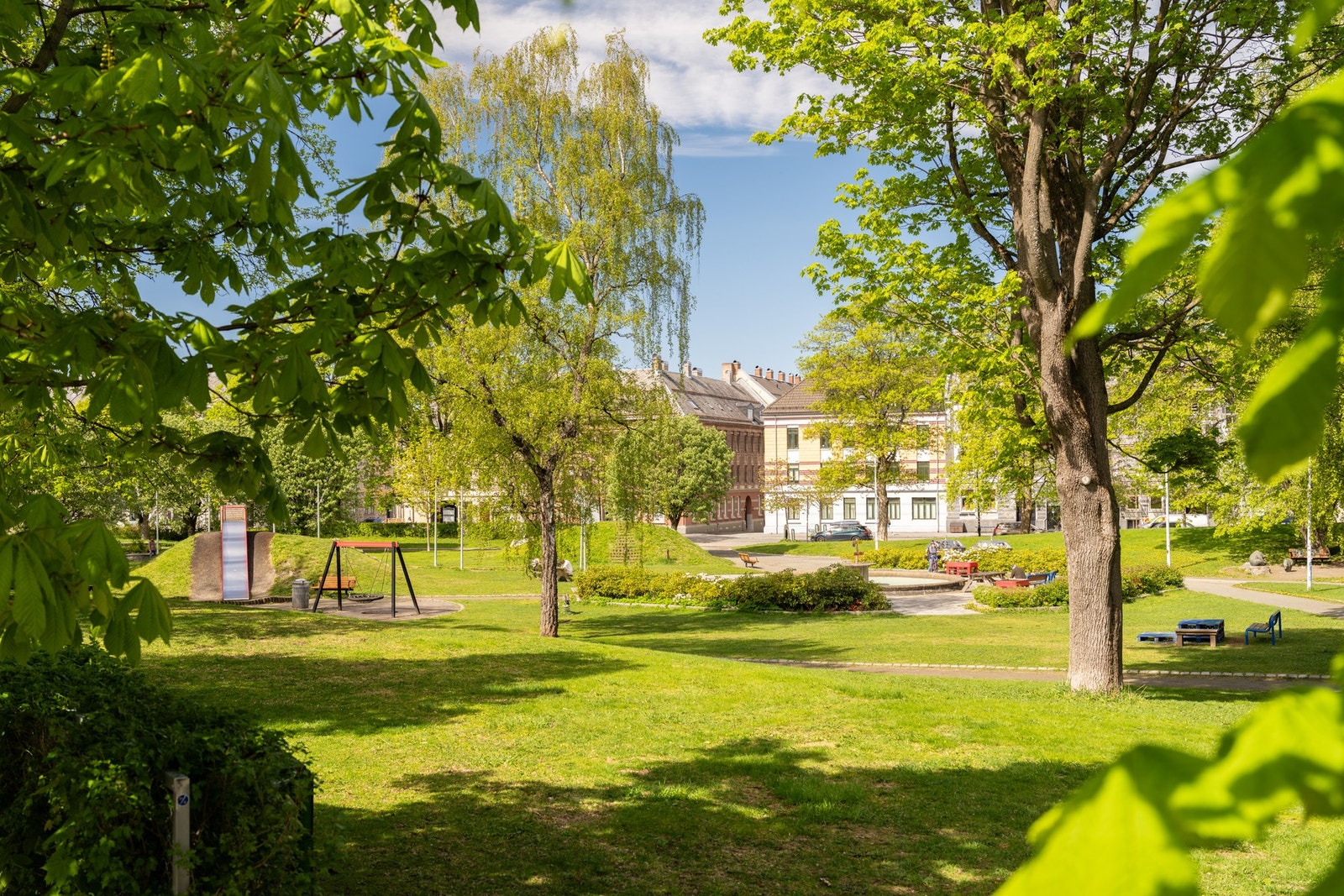 Fint utsyn mot Lademoparken som byr på store grøntarealer og fine solforhold. Galleribilde