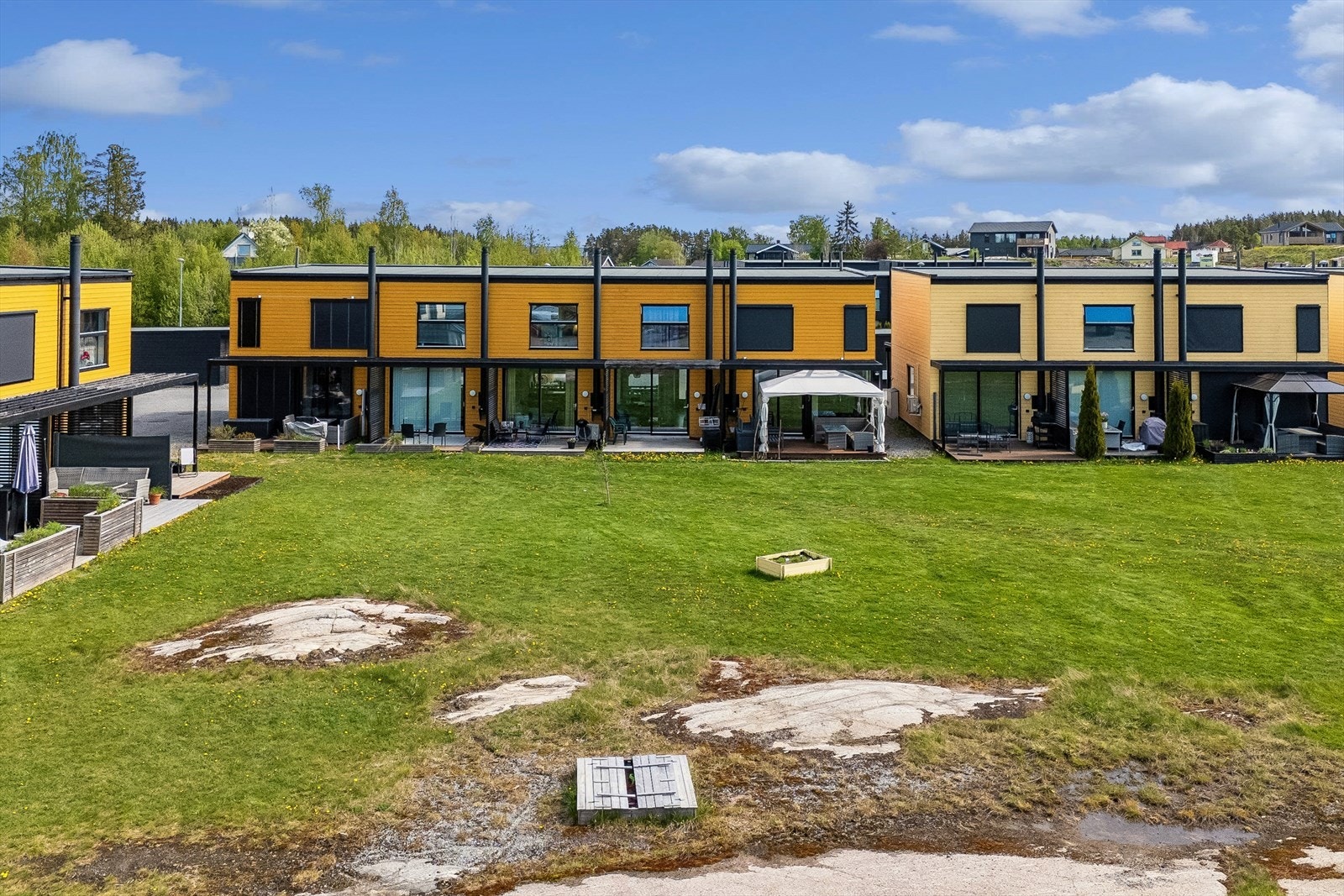 Herfra er det gangavstand til Navneberget barnehage og skoler for alle alderstrinn. Galleribilde