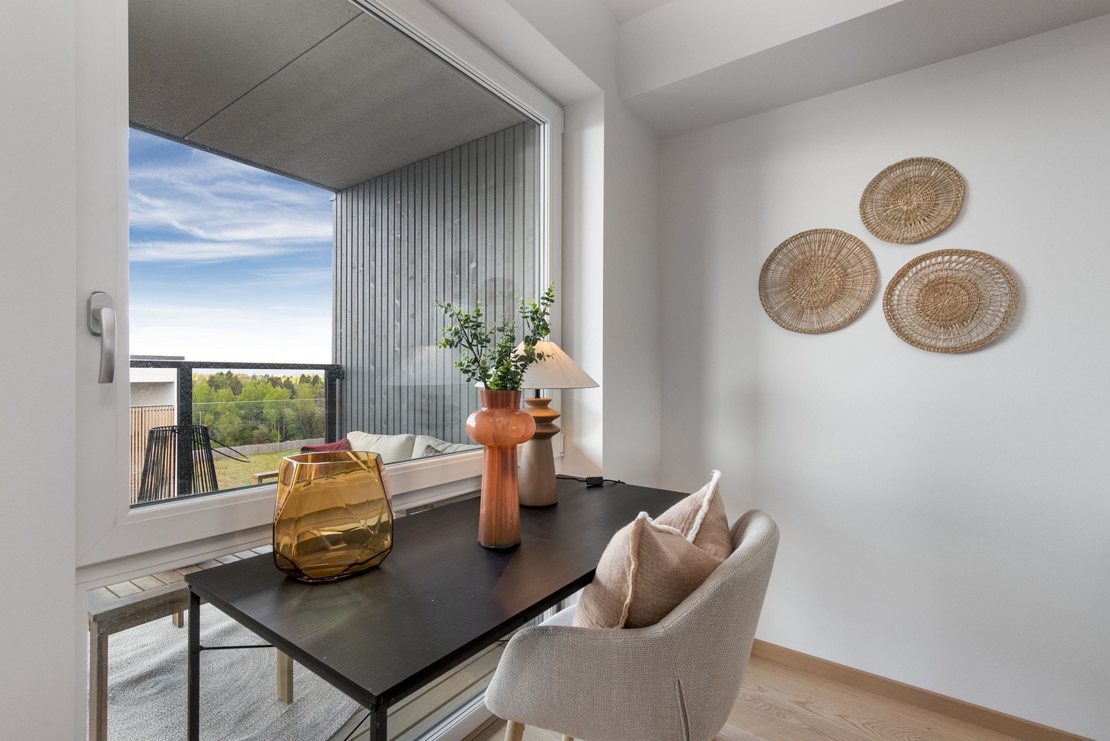 Pent soverom 3. Innredet som ekstra stue i dag. Galleribilde