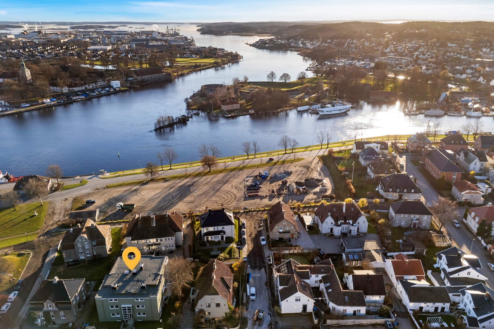 Området byr på gratis byferge mot Gamlebyen Galleribilde