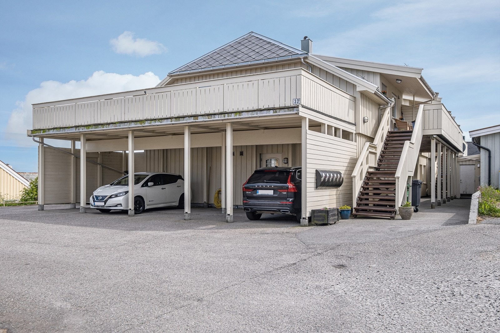 Parkering i carport Galleribilde