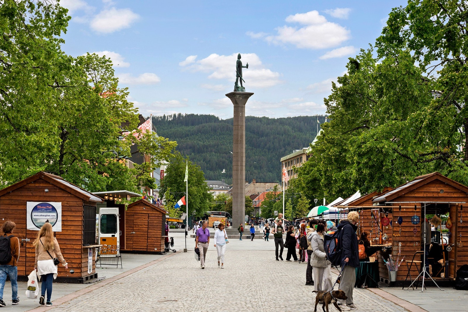 600 meter den andre veien finner du Trondheim Torg. Galleribilde