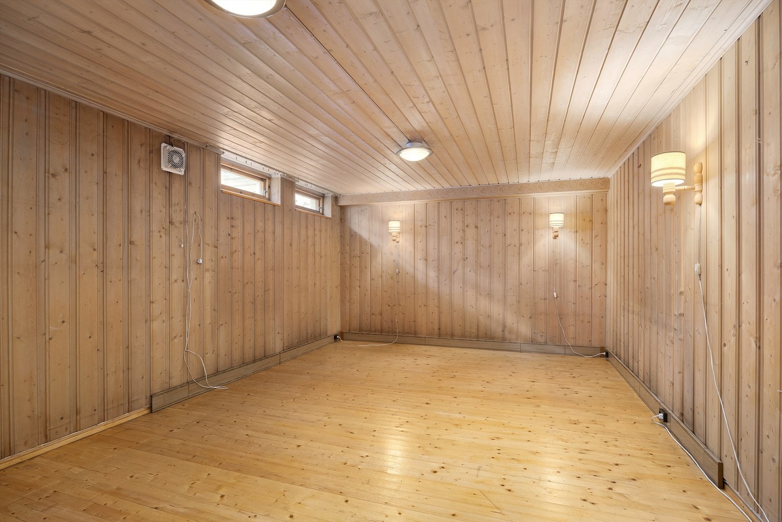 Rommet er av god størrelse og har mange bruksmuligheter Galleribilde