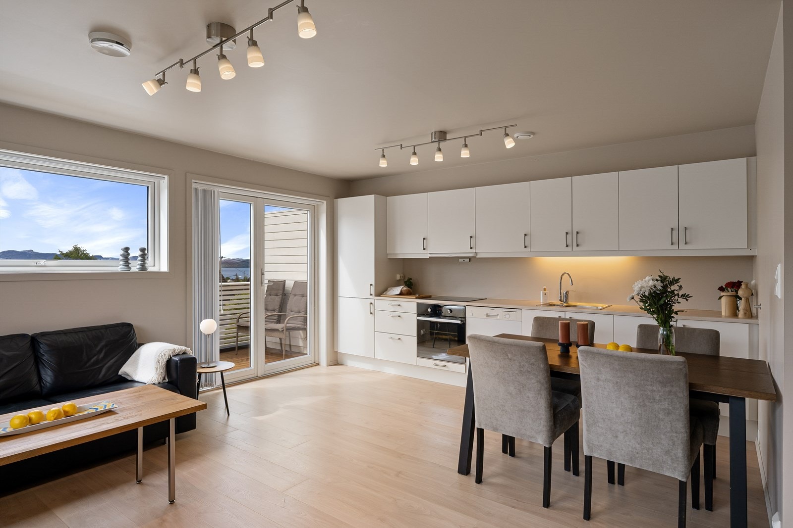 Velkommen til denne stilrene leiligheten på Jørpeland! Foto: Eivind Dirdal Galleribilde