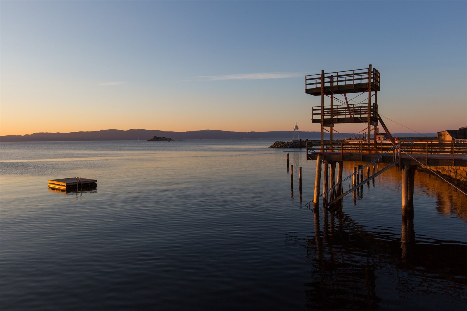 Kort vei ned til sjøen for en forfriskende dukkert eller en tur langs vannkanten. Galleribilde