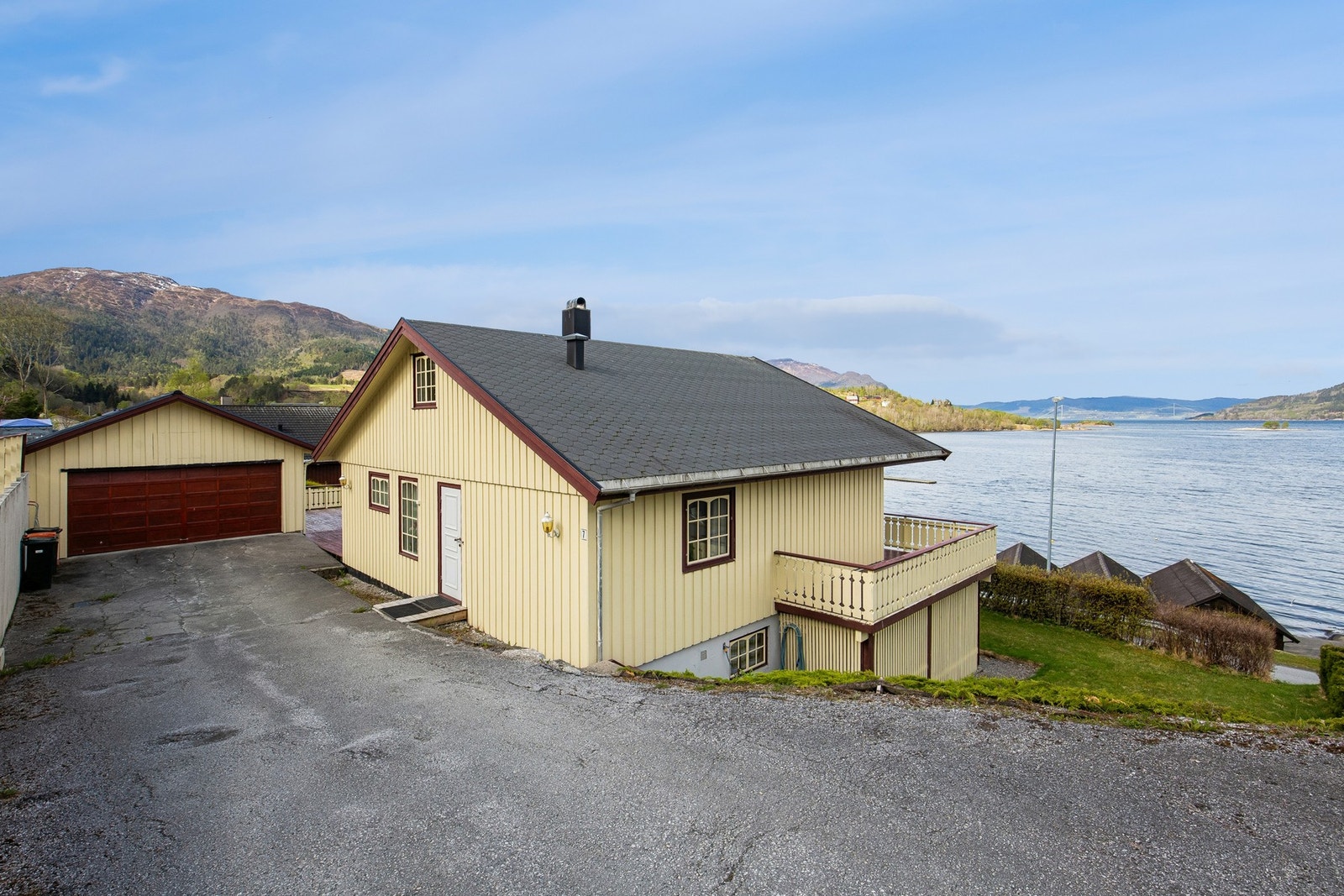 Pent opparbeidet tomt, med gode lys og solforhold Galleribilde