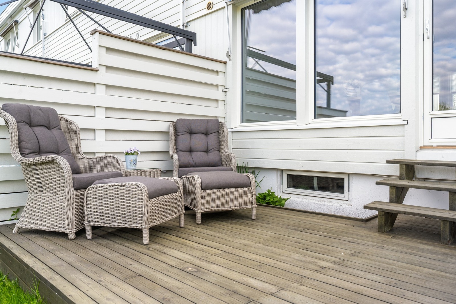 Solrik terrasse - utgang fra stua Galleribilde