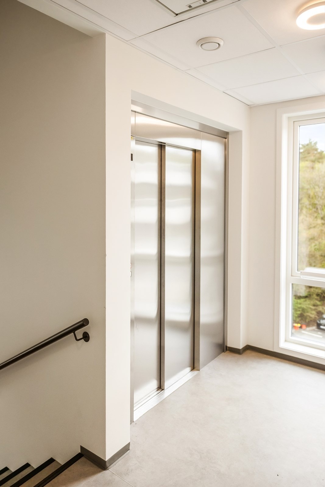 Leiligheten har adkomst via heis eller trapp. Galleribilde