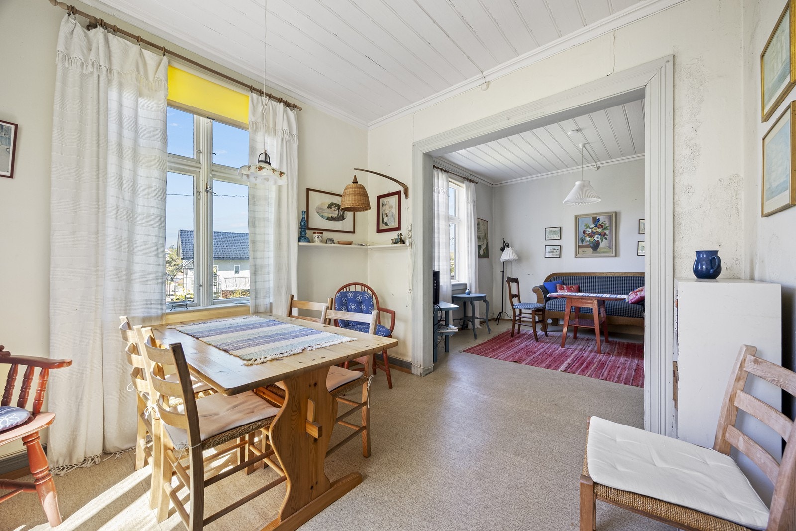 Rommet har åpen løsning mot stuen, som gir en sosial atmosfære. Galleribilde