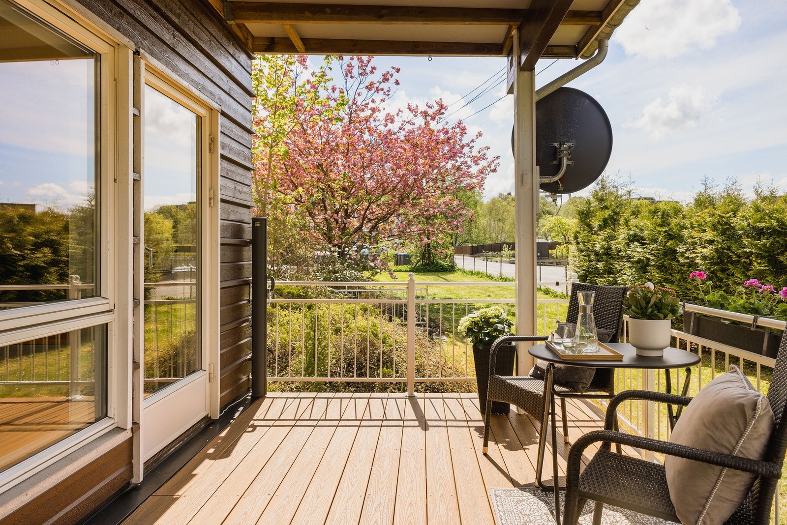 Her får du en lekker 3-roms leilighet med terrasse på 11 kvm og garasjeplass. Galleribilde