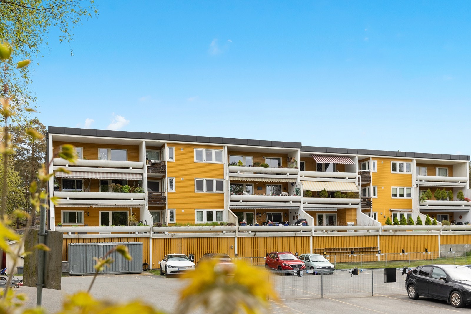 Det er kort vei til bussholdeplass med hyppige avganger til Moss sentrum. Galleribilde