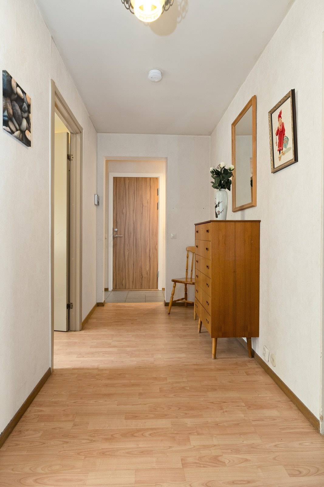 Velkommen inn! Standarden er eldre og det må påregnes oppgraderinger. Galleribilde