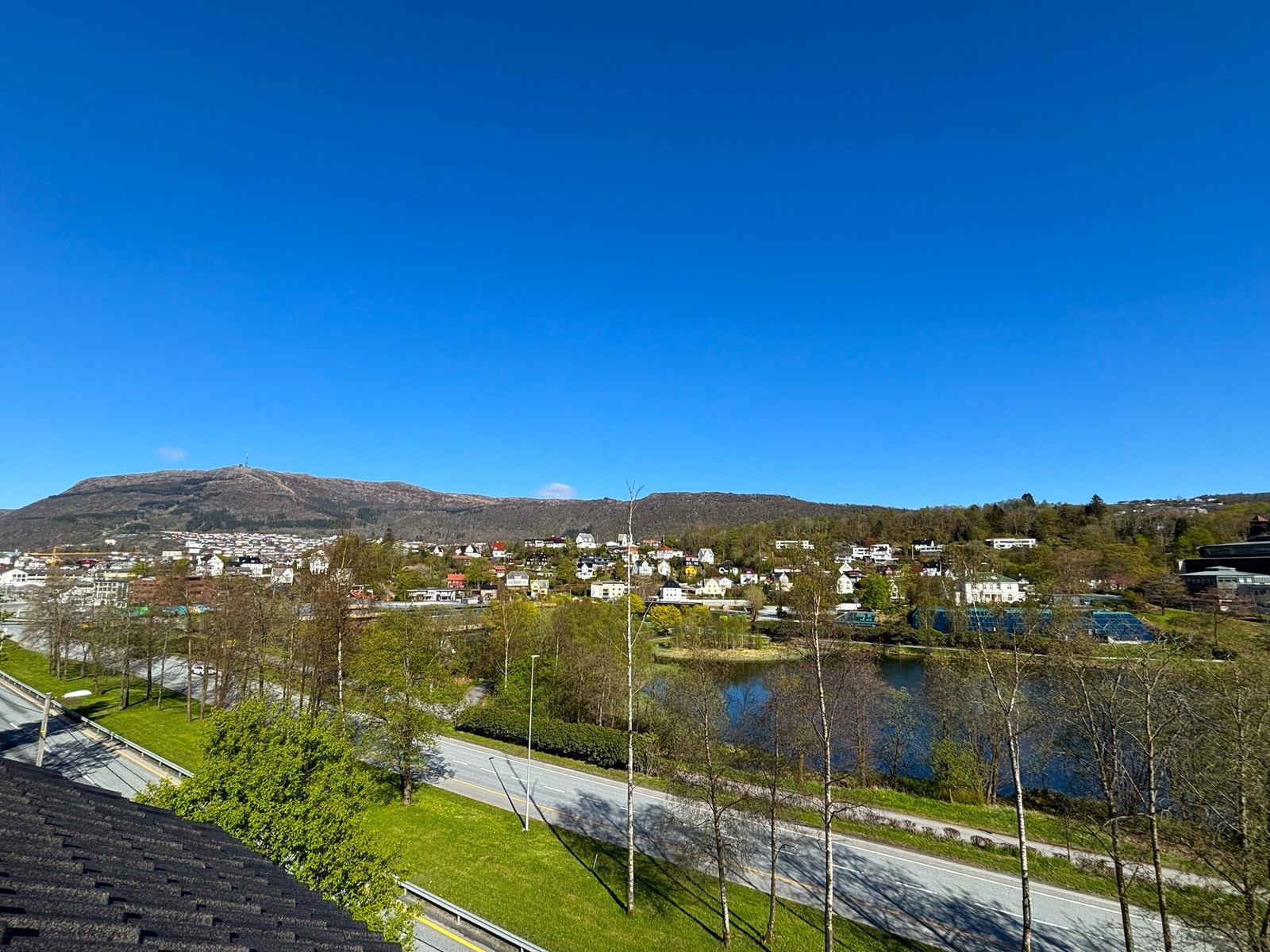 Nyt utsikten mot nordøst. Galleribilde