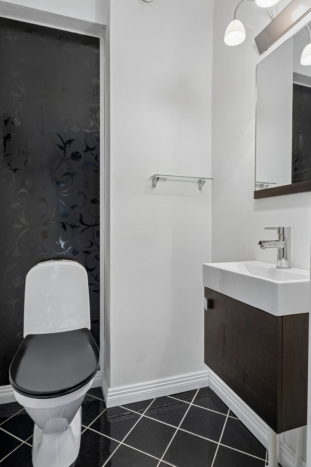 Wc-rommet ligg i h.etg - praktisk og familievennleg. Galleribilde