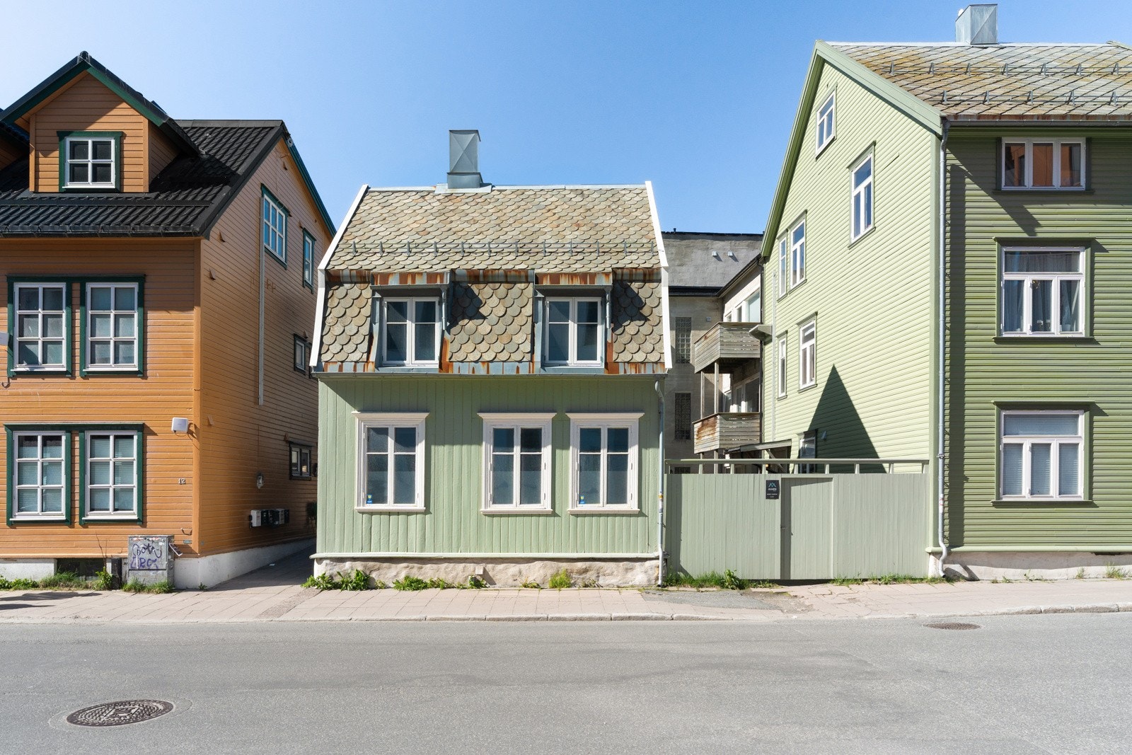 Her bor du sentralt og urbant i en historisk bygård ? midt i hjertet av Tromsø sentrum.