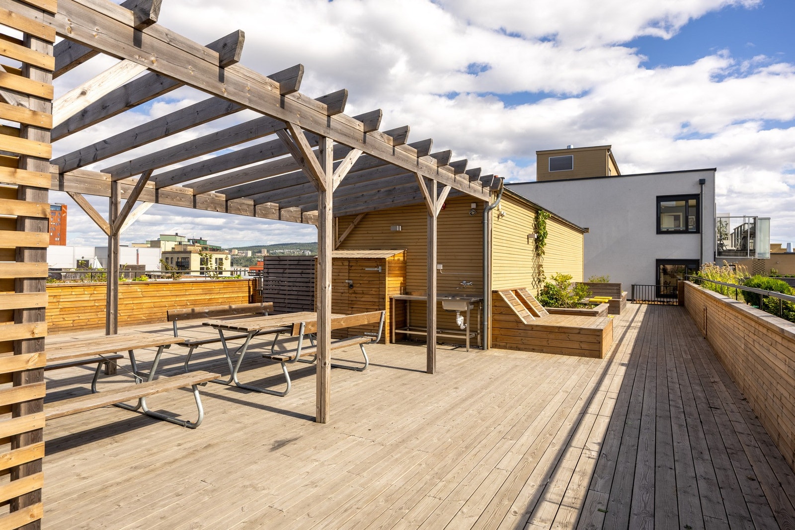 Pergolaer, sittegrupper og solsenger. Galleribilde