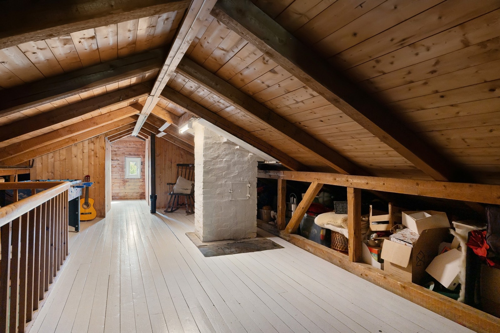Loft med oppbevaringsmuligheter. Galleribilde