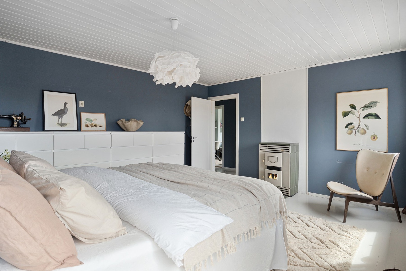 I tilknytning til hovedsoverommet har du også eget walk-in-closet. Galleribilde