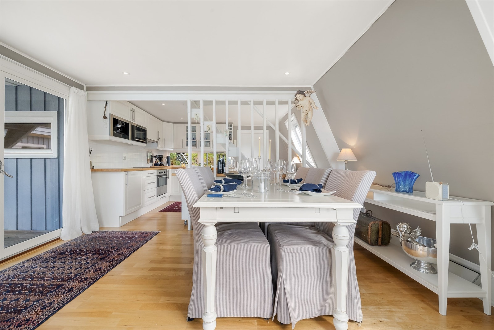 Spisestue. Galleribilde