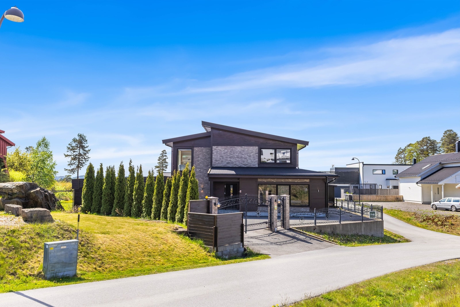 Boligområdet er etablert og barnevennlig, med lekeplass og fine turområder i nærheten. Galleribilde